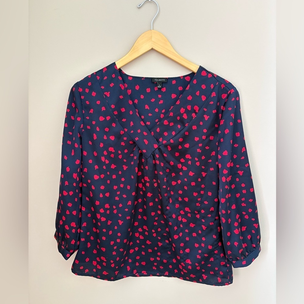Talbot’s Women's Navy and Red V-neck Polka Dot Top Size 6 - Picture 1 of 4